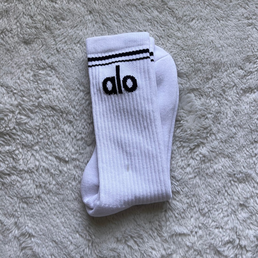 Alo Yoga Throwback Crew Socks White Black Logo Ribbed Activewear Womens Wellness